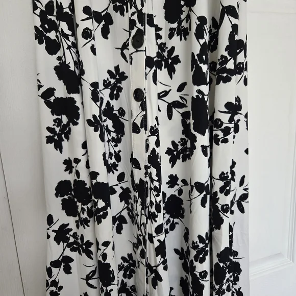 Robert Louis Black and White A-Line Maxi Skirt - Picture 3 of 10